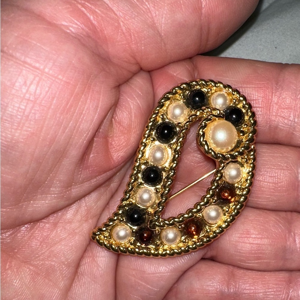 Vintage Pearl and garnet look gold brooch paisley shaped
